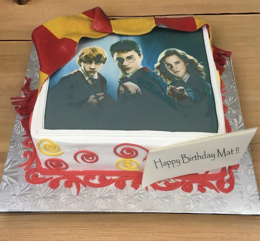 HARRY POTTER CAKE