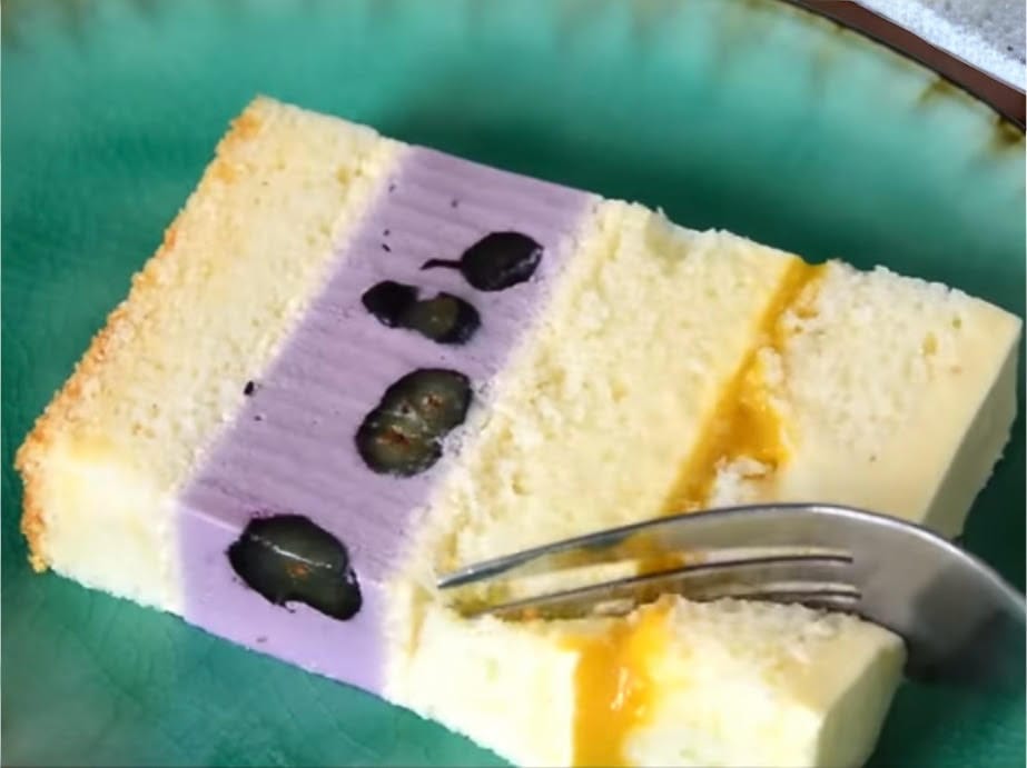 blueberry mango cake