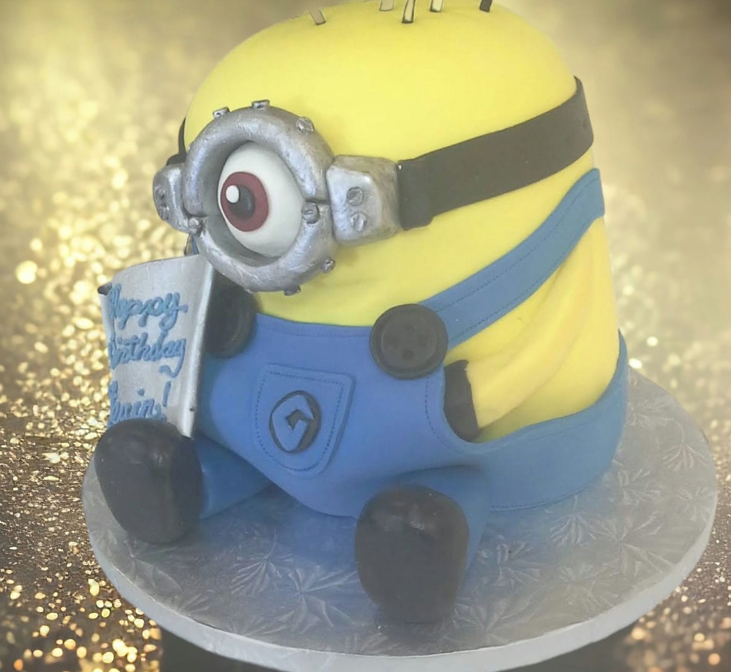 Sitting Minion Cake