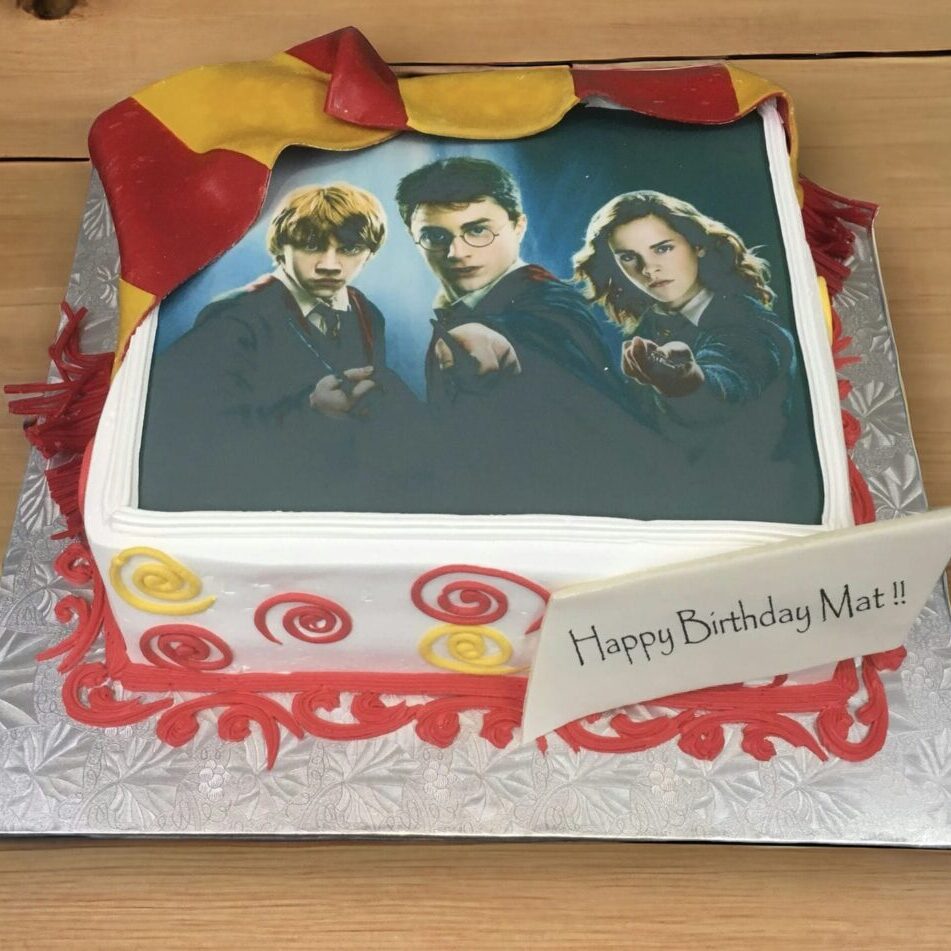 HARRY POTTER CAKE